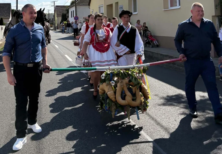 szüreti felvonulás