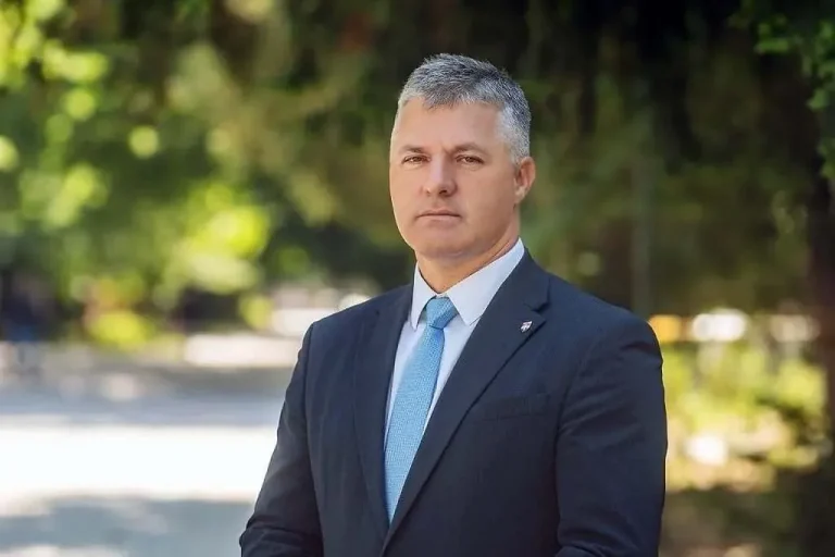 Fideszes belháború miatt mondott volna le Orbán Attila, a Tolna Vármegyei Közgyűlés elnöke?