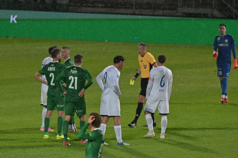 Paks három gól