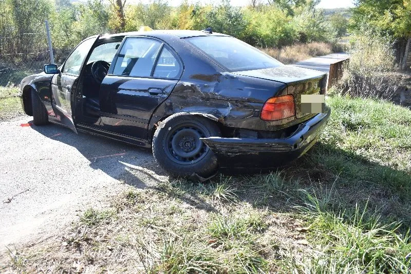 ittasan ült autóba